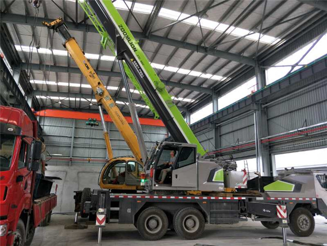 雄县高空车出租需要注意哪些安全事项？