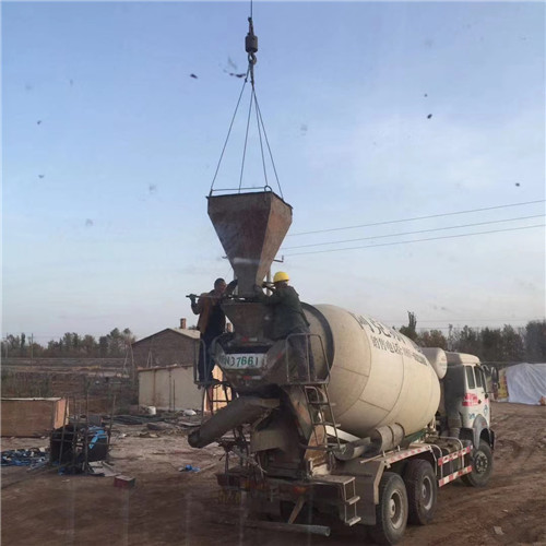 雄县“精准瞄准”—— 吊车的 “定位导航” 技术