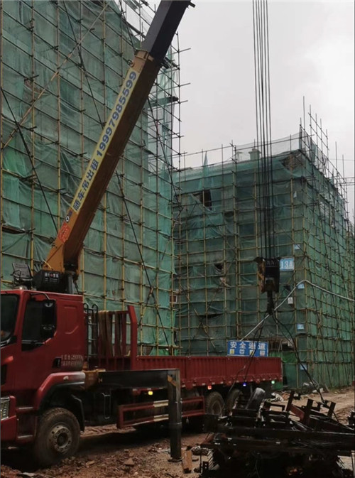 雄县“慢工细活”—— 吊车的 “微动控制” 技术