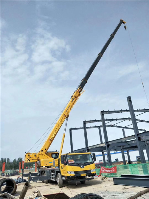 雄县超高层建筑钢结构吊装案例